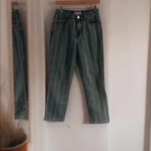 PacSun light wash mom jeans